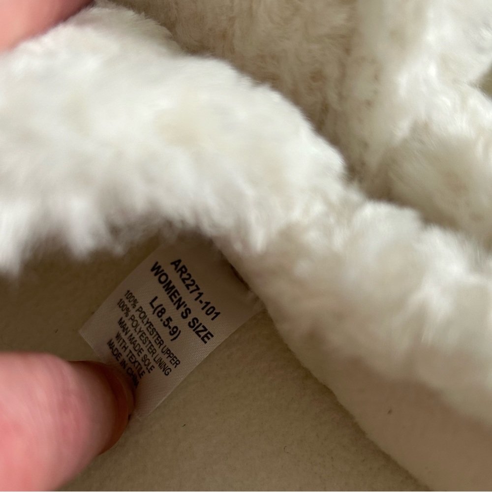 Ariat snuggle slippers! Brand new - Picture 5 of 7